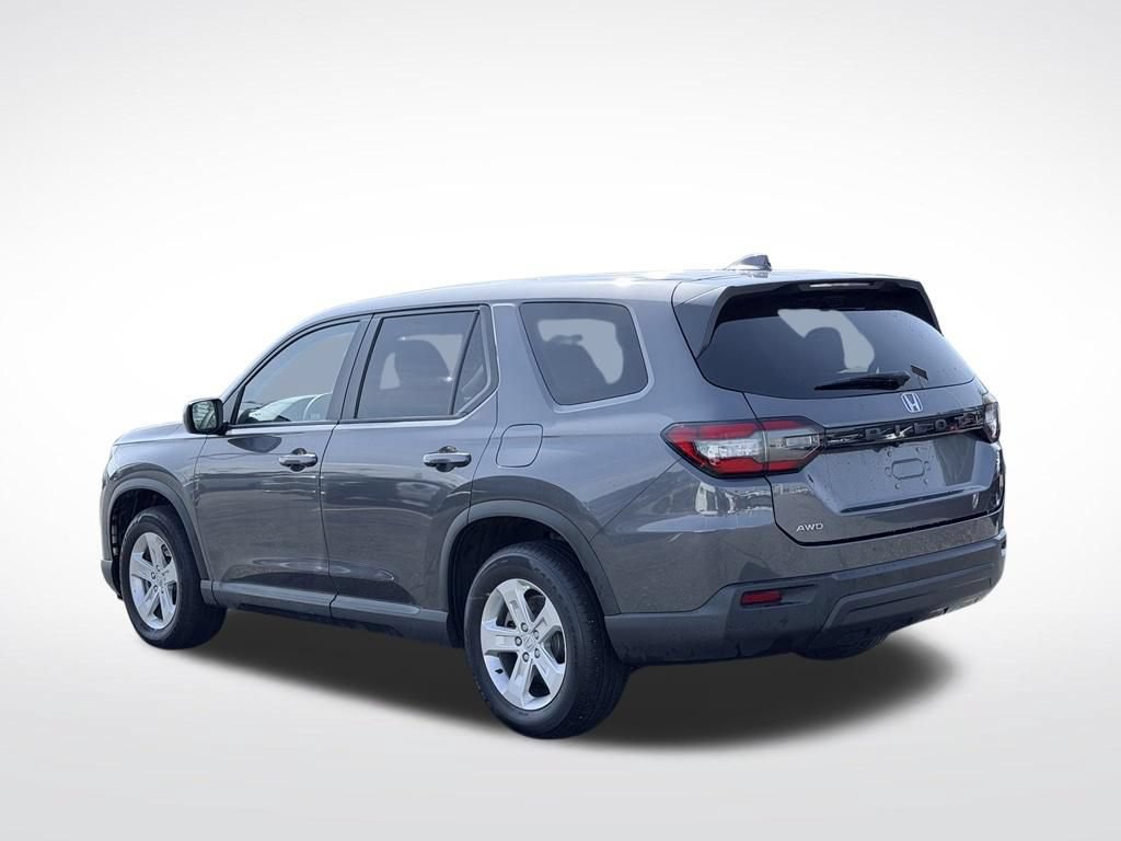 Used 2023 Honda Pilot LX image 8