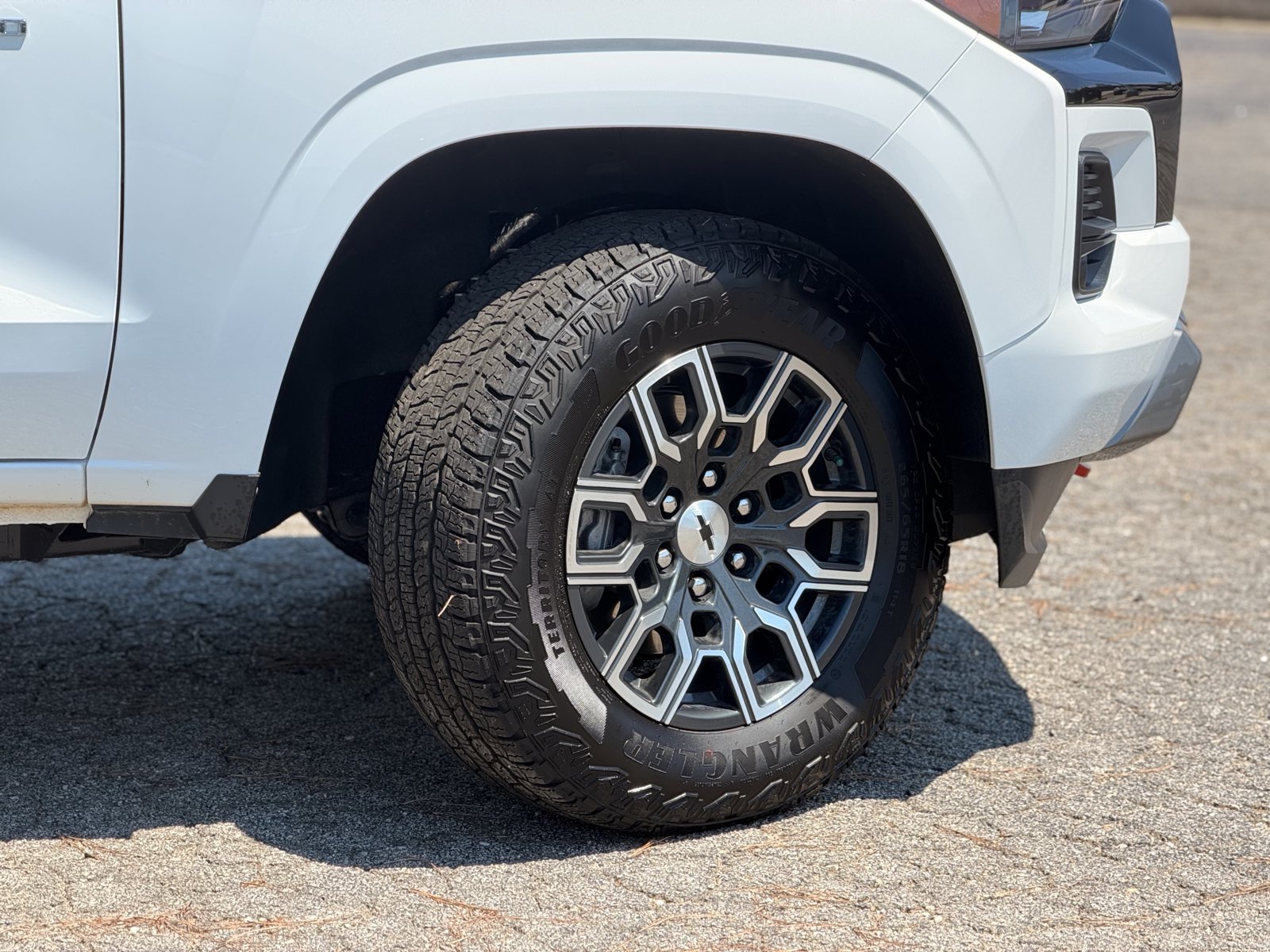 Used 2026 Chevrolet Colorado Z71 w/ Technology Package AWD/4WD image 5
