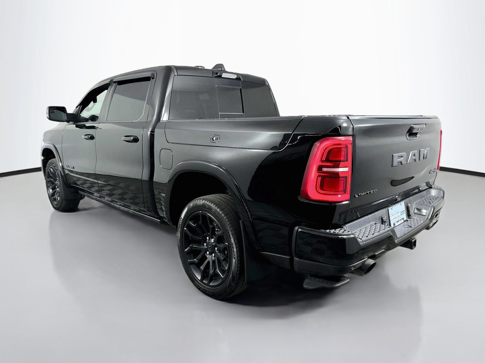 Used 2025 RAM 1500 Limited AWD/4WD image 6