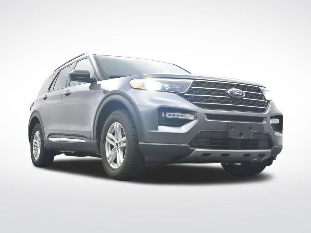 Used 2024 Ford Explorer XLT w/ Equipment Group 202A image 32
