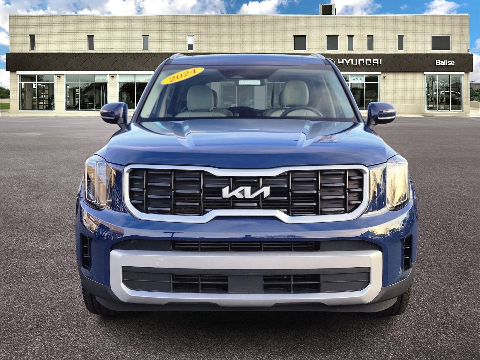 Used 2024 Kia Telluride S w/ S Sunroof Package image 8