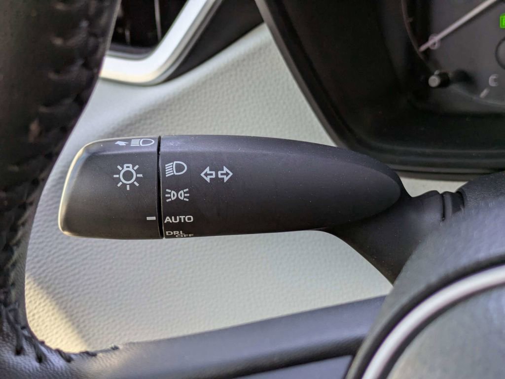 Used 2023 Toyota Corolla SE image 33