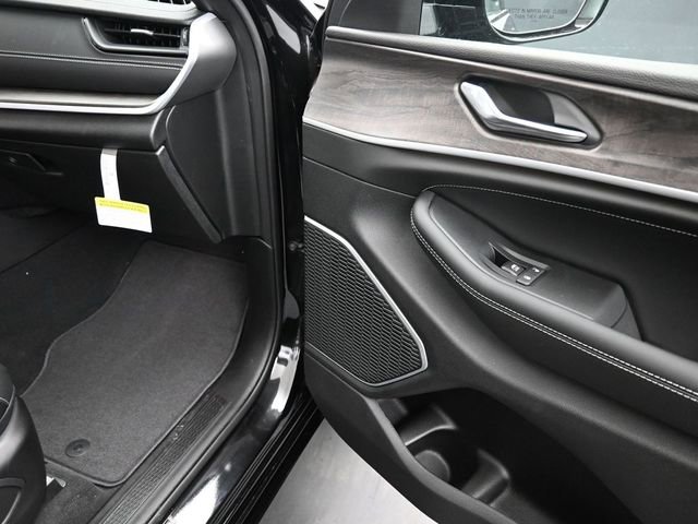 New 2026 Jeep Grand Cherokee L Limited image 27