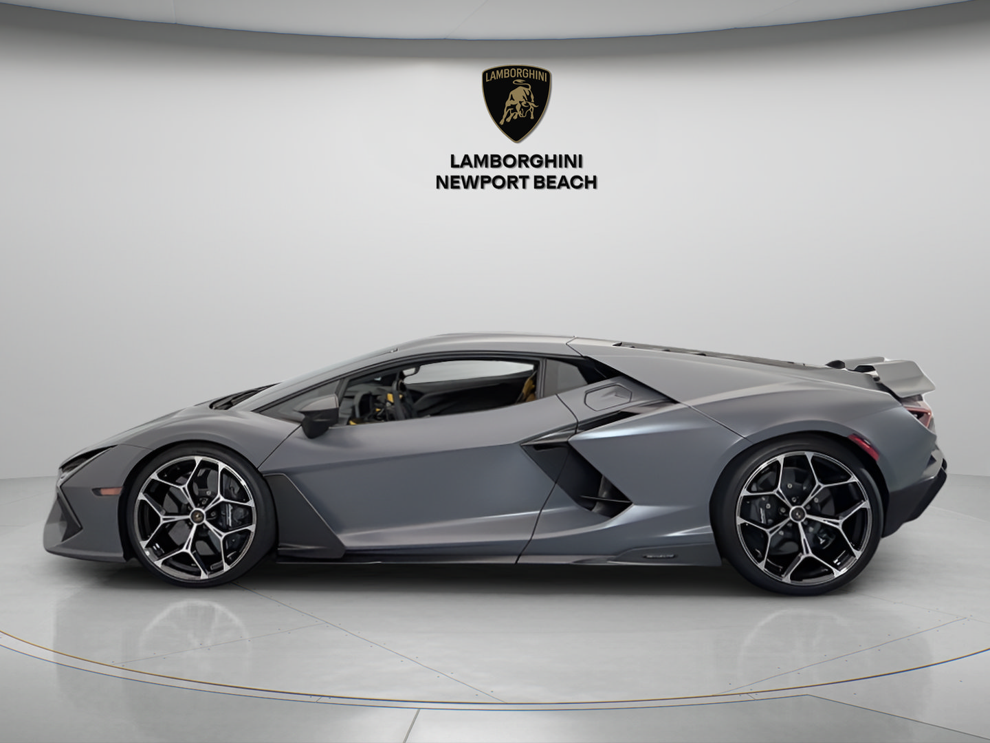 Used 2025 Lamborghini Revuelto AWD/4WD image 7