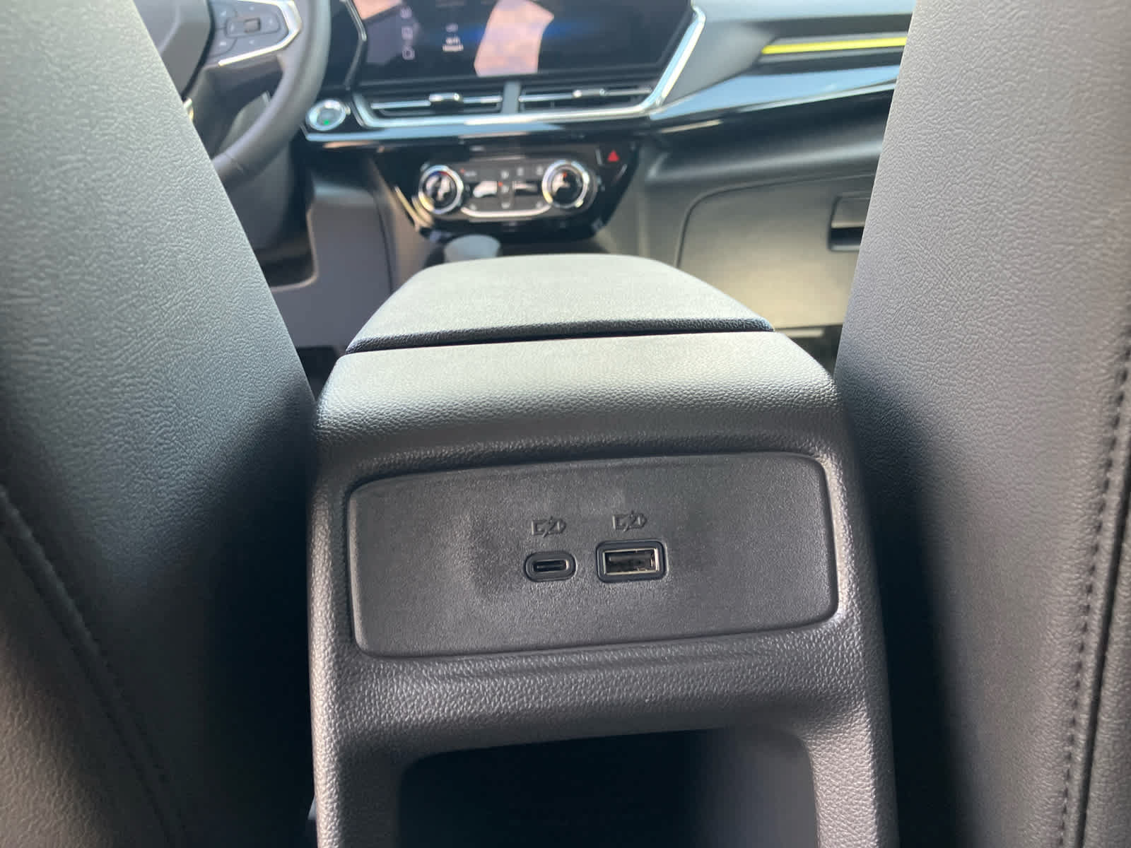 New 2026 Chevrolet Trax ACTIV w/ Sunroof Package FWD image 37