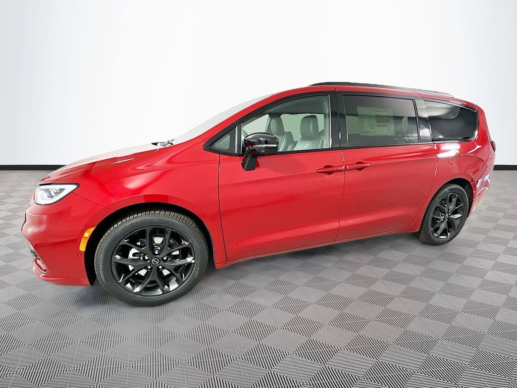 New 2026 Chrysler Pacifica Limited w/ S Appearance Package image 24