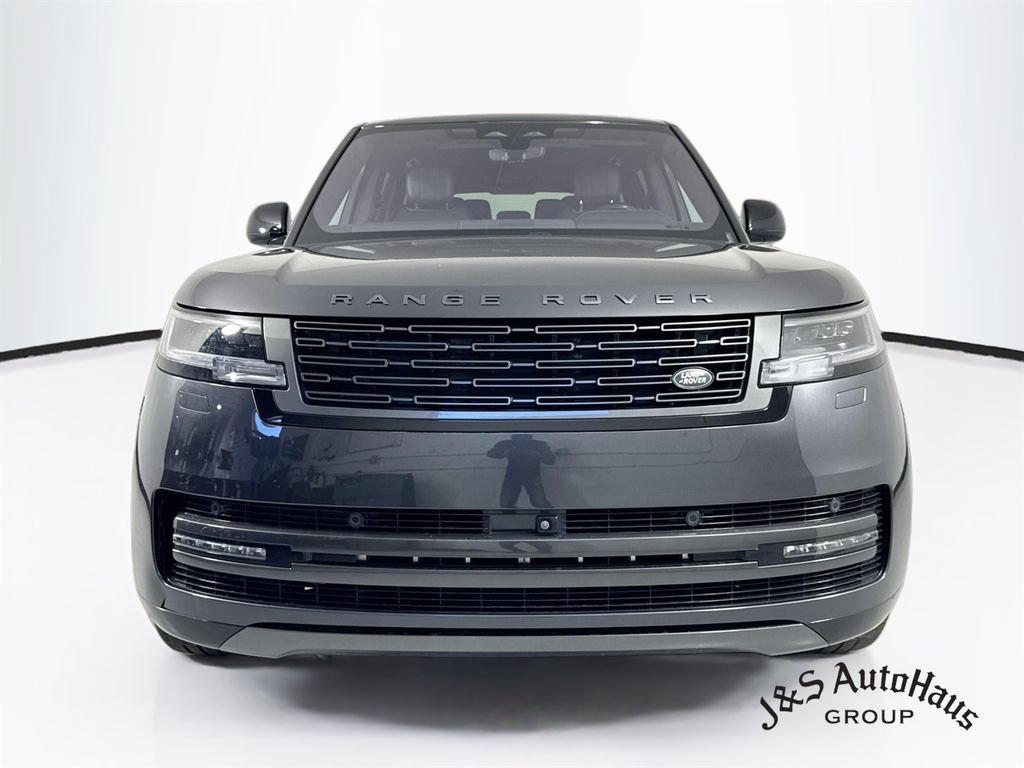Used 2023 Land Rover Range Rover Long Wheelbase SE AWD/4WD image 2