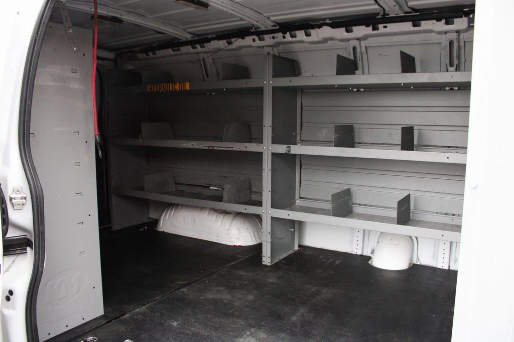 Used 2020 Chevrolet Express 3500 w/ Driver Convenience Package image 32