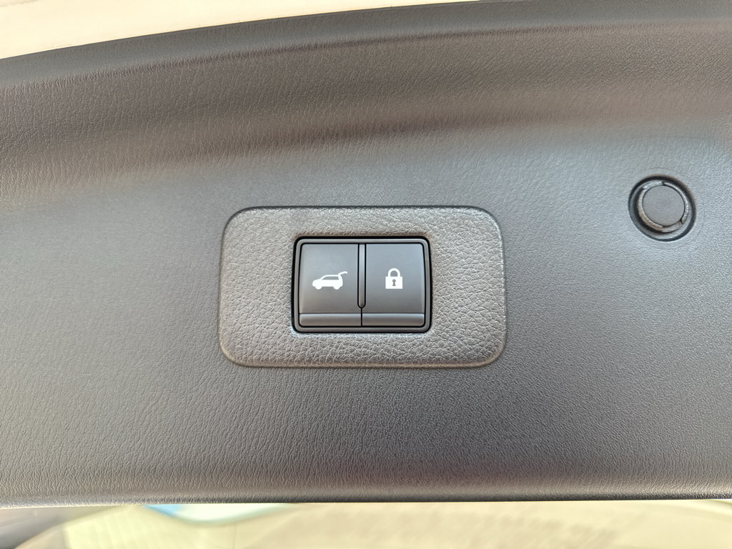 Used 2024 Nissan Armada SL w/ Captain's Chairs Package RWD image 11