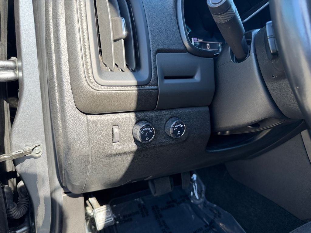 Used 2018 GMC Canyon SLE AWD/4WD image 19