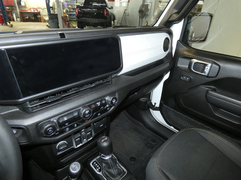 Used 2024 Jeep Wrangler Unlimited Sport image 11