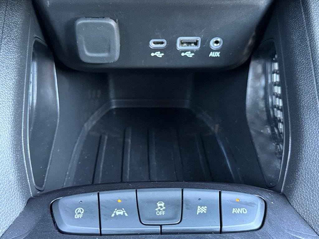 Used 2023 Chevrolet TrailBlazer RS w/ Convenience Package AWD/4WD image 18