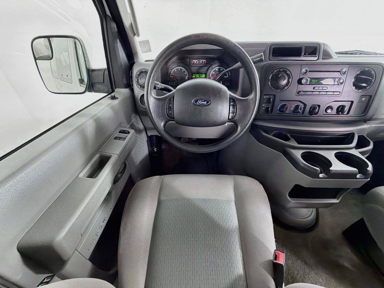 Used 2014 Ford E-350 and Econoline 350 XLT RWD image 13