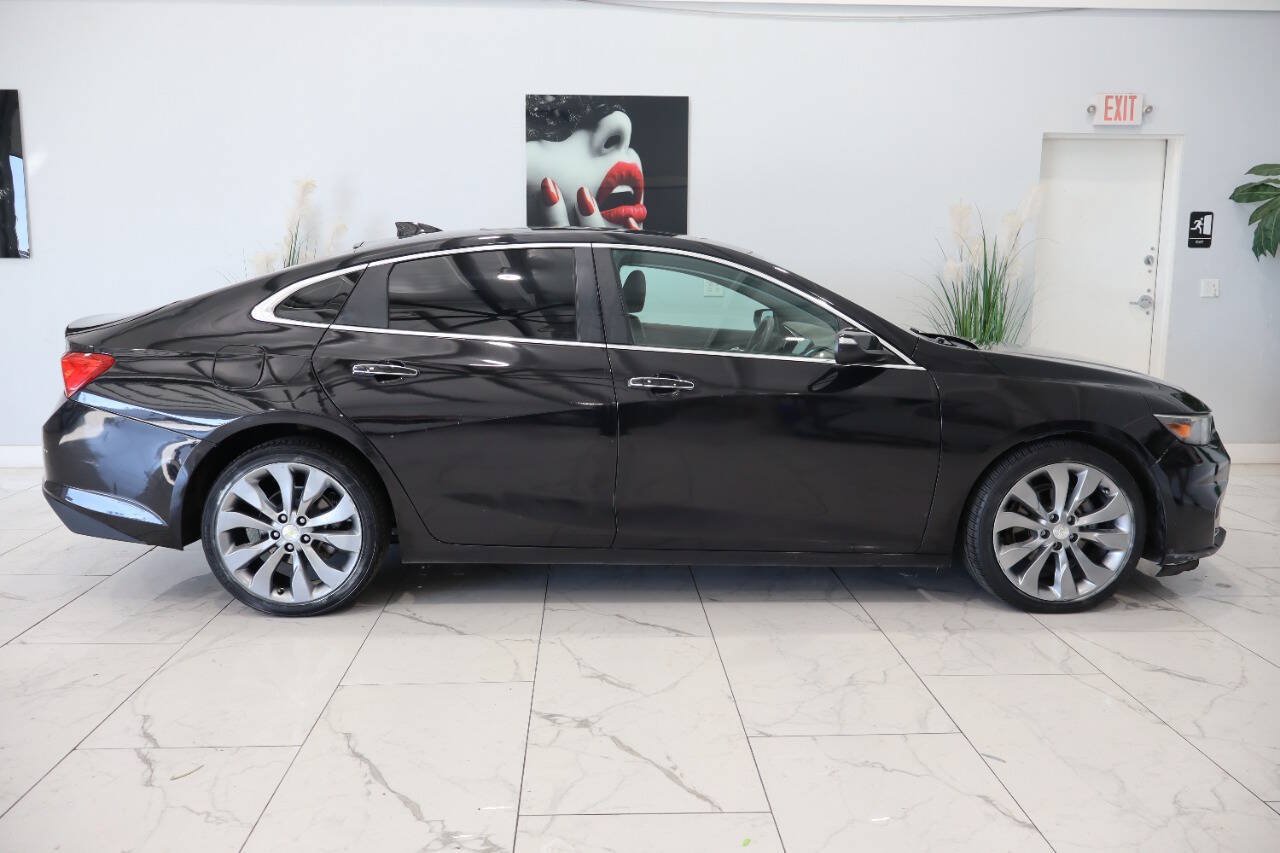 Used 2018 Chevrolet Malibu Premier w/ Premier Sun and Wheel Package FWD image 2