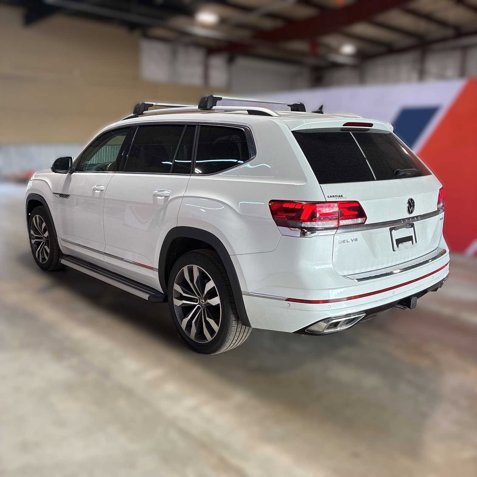 Used 2023 Volkswagen Atlas SEL Premium image 3