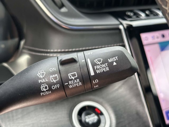 Certified 2024 Jeep Grand Cherokee L Overland w/ Luxury Tech Group IV AWD/4WD image 33