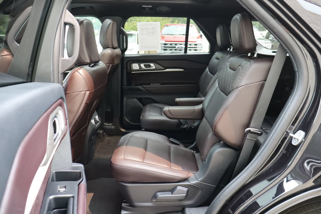 Used 2025 Ford Explorer Platinum w/ LUX Leather Package AWD/4WD image 11