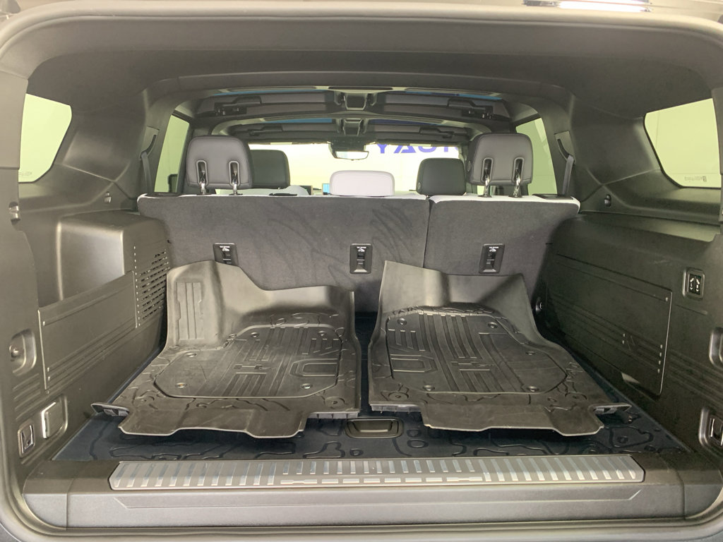 Used 2025 GMC Hummer EV 2X w/ LPO, Sport Package image 37