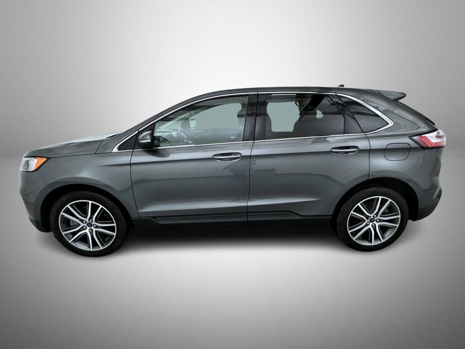 Used 2022 Ford Edge Titanium w/ Class II Trailer Tow Package AWD/4WD image 8