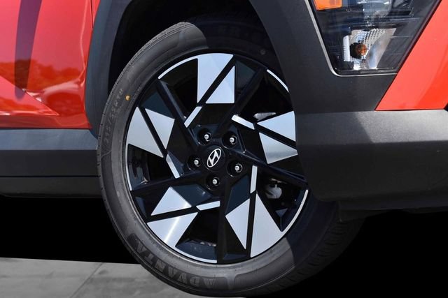 Used 2024 Hyundai Kona SEL FWD image 3