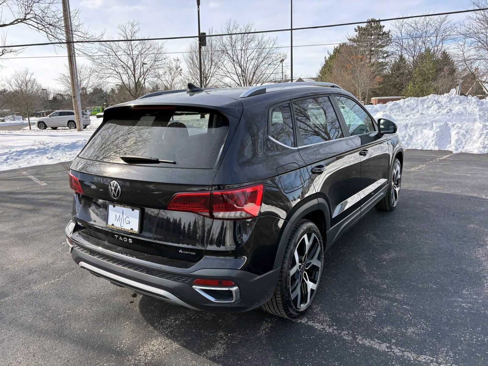 Used 2023 Volkswagen Taos SEL image 7