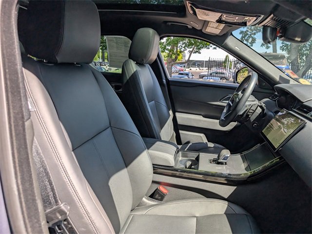 Used 2024 Land Rover Range Rover Velar Dynamic SE image 11