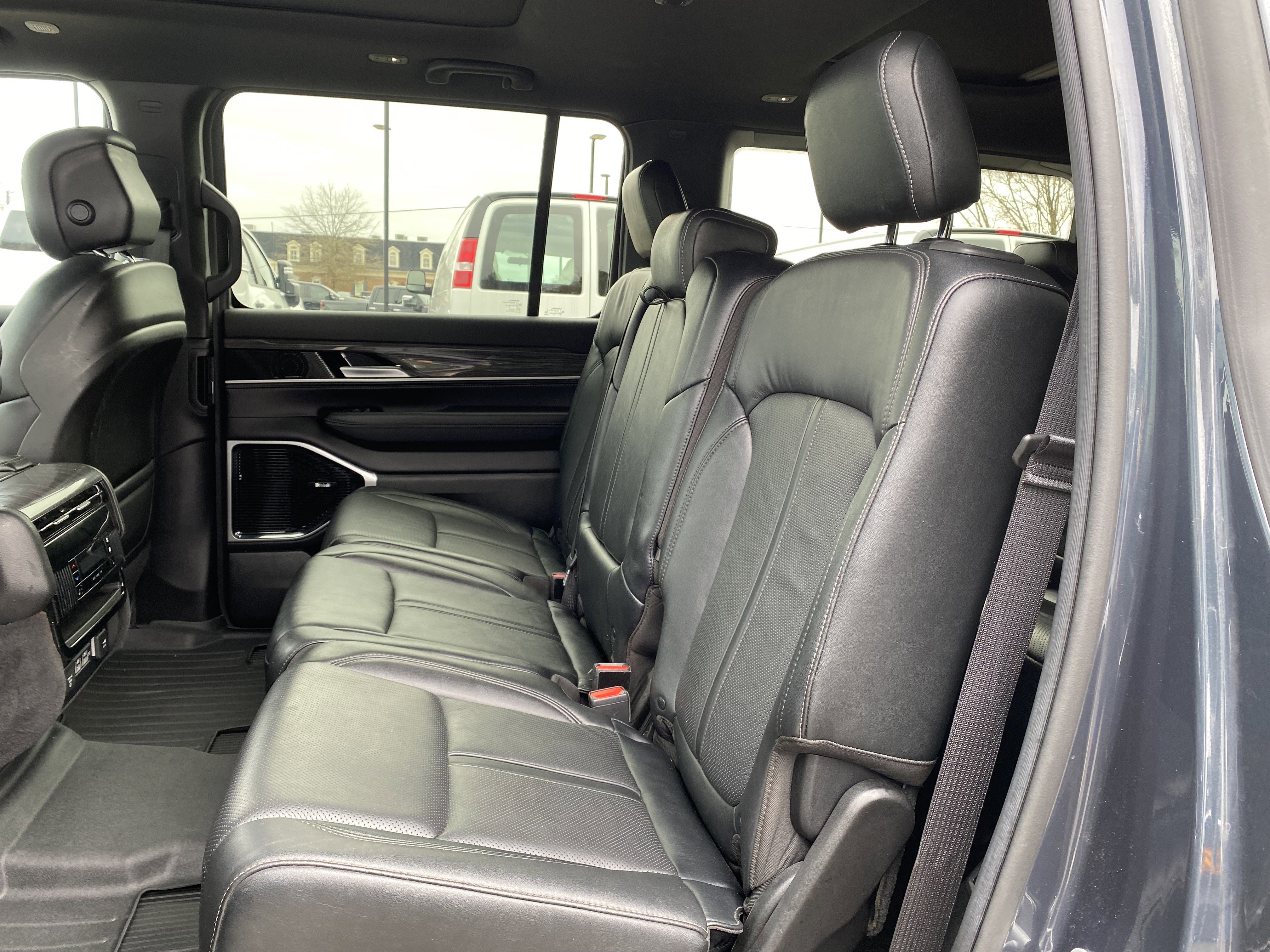 Used 2022 Jeep Wagoneer Series III w/ Premium Group I image 37