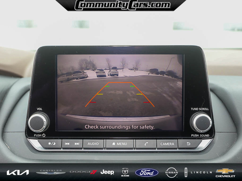 Used 2023 Nissan Rogue SV image 18