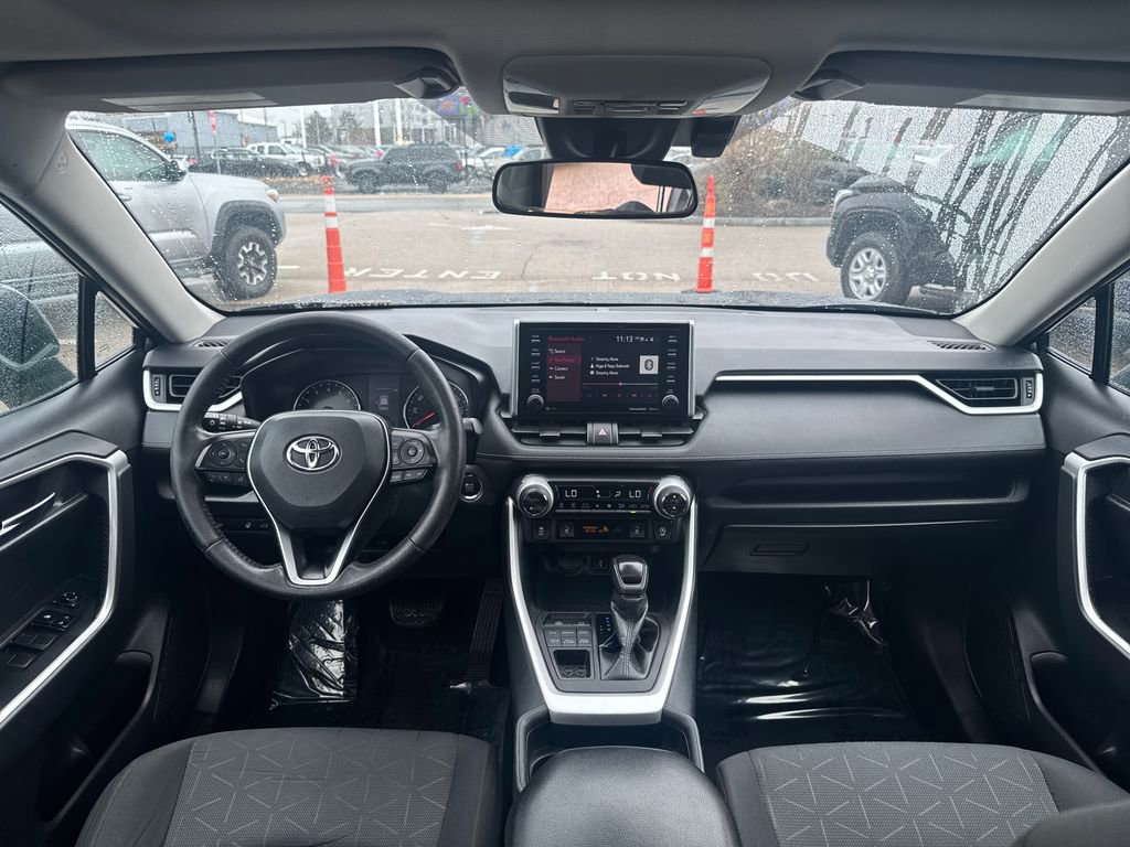 Used 2021 Toyota RAV4 XLE w/ Convenience Package image 12