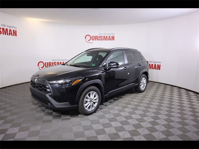 Used 2026 Toyota Corolla Cross LE image 1