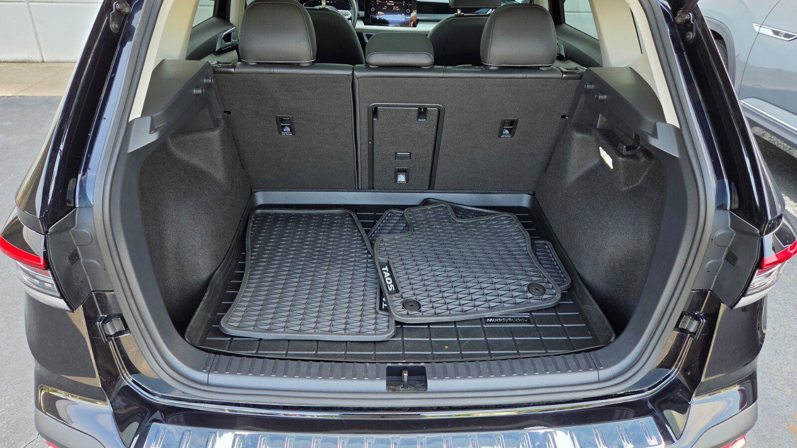 Used 2025 Volkswagen Taos SEL AWD/4WD image 61