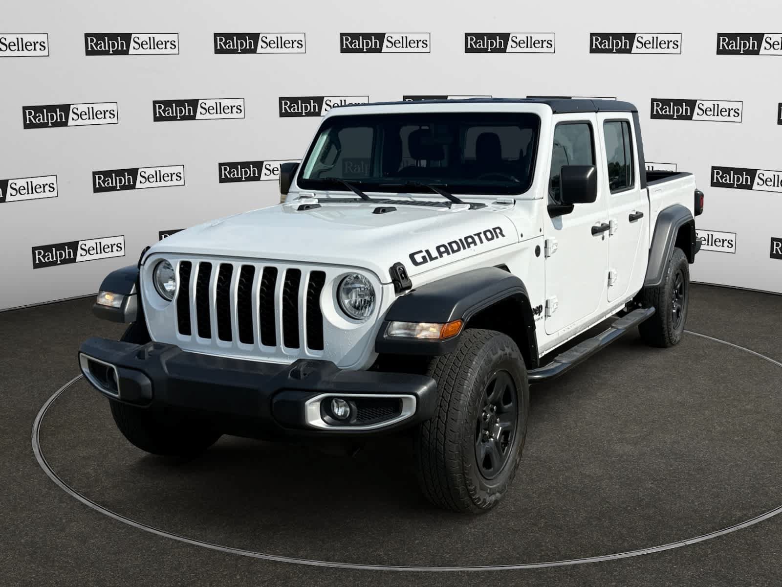Used 2023 Jeep Gladiator Sport AWD/4WD image 2