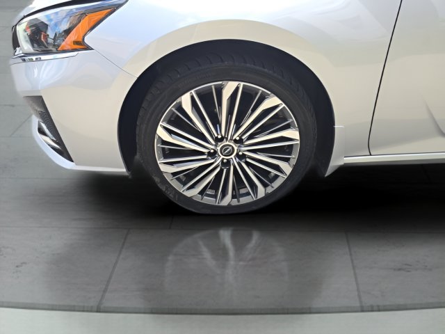 Used 2024 Nissan Altima 2.5 SL AWD/4WD image 8