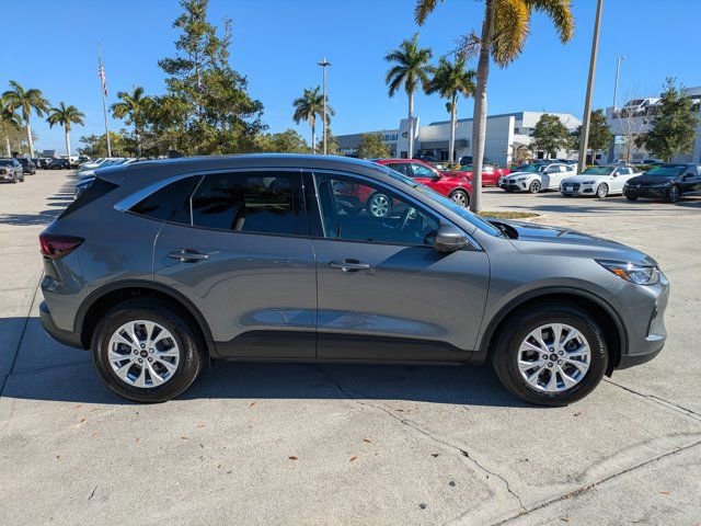 Used 2023 Ford Escape Active w/ Tech Pack #2 image 3