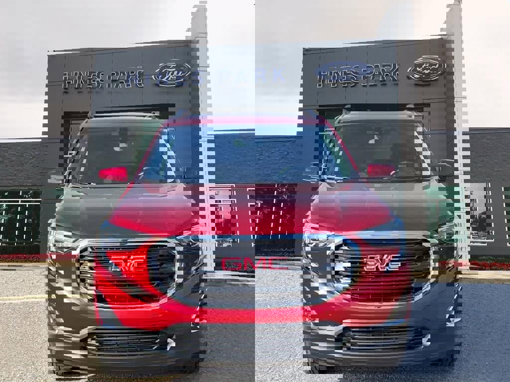 Used 2021 GMC Terrain SLE w/ Driver Convenience Package image 2