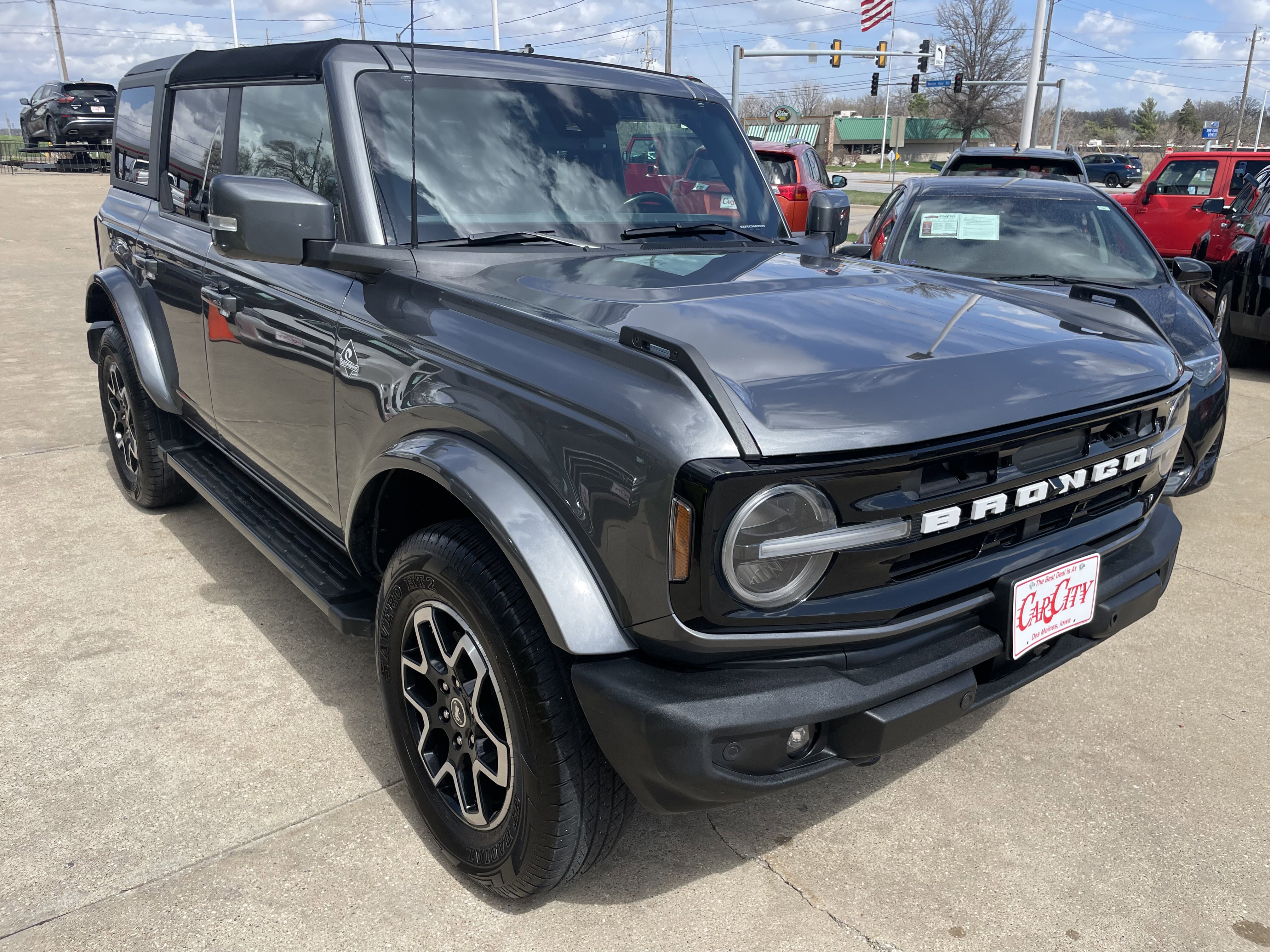Used 2022 Ford Bronco Outer Banks image 6