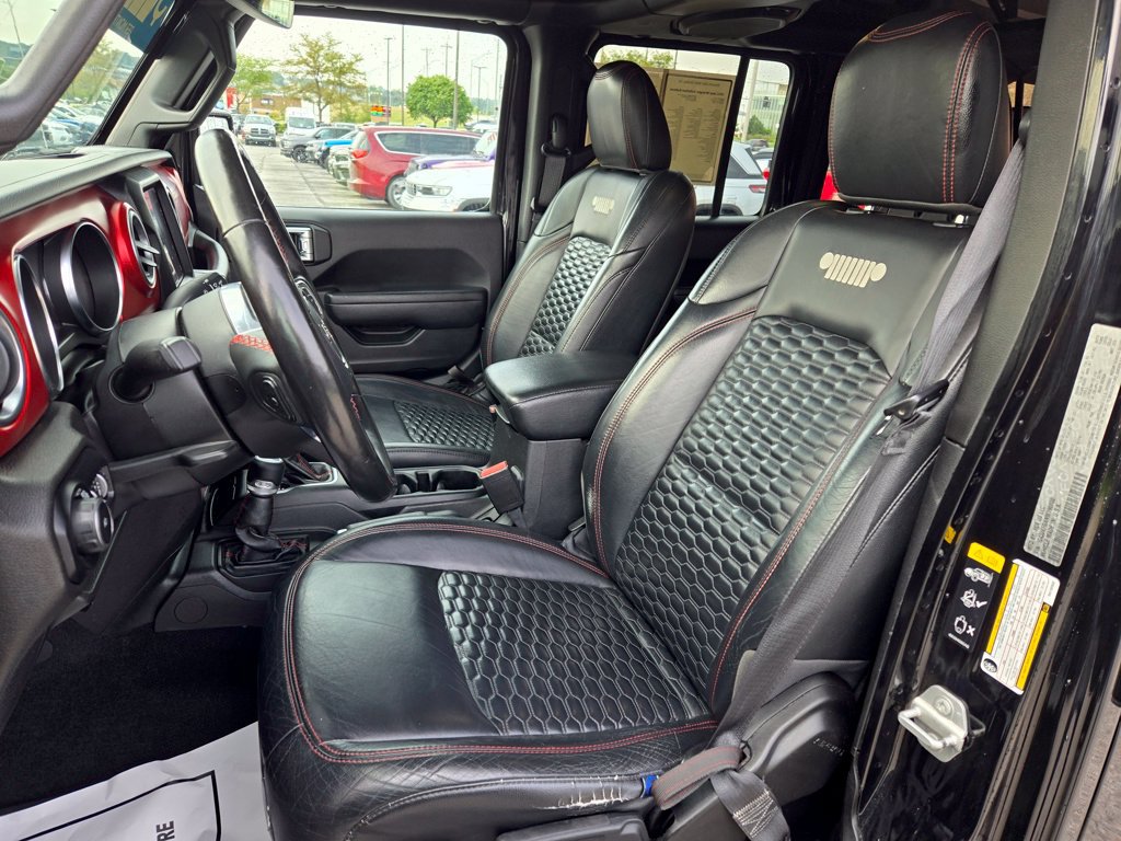 Used 2022 Jeep Wrangler Unlimited Rubicon w/ Xtreme Recon 35" Tire Package AWD/4WD image 18
