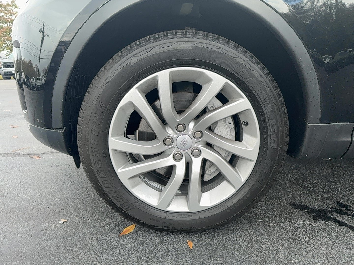 Used 2018 Land Rover Discovery HSE AWD/4WD image 9