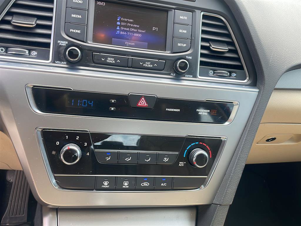 Used 2015 Hyundai Sonata SE w/ Option Group 02 FWD image 18