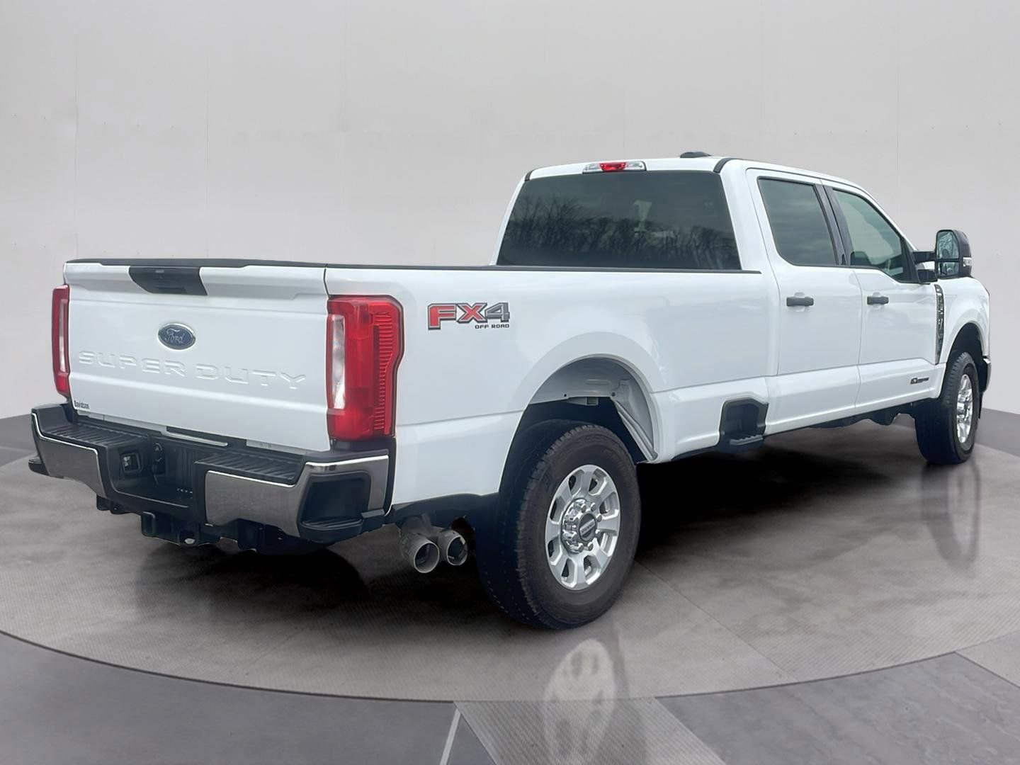 Used 2024 Ford F250 XLT AWD/4WD image 6