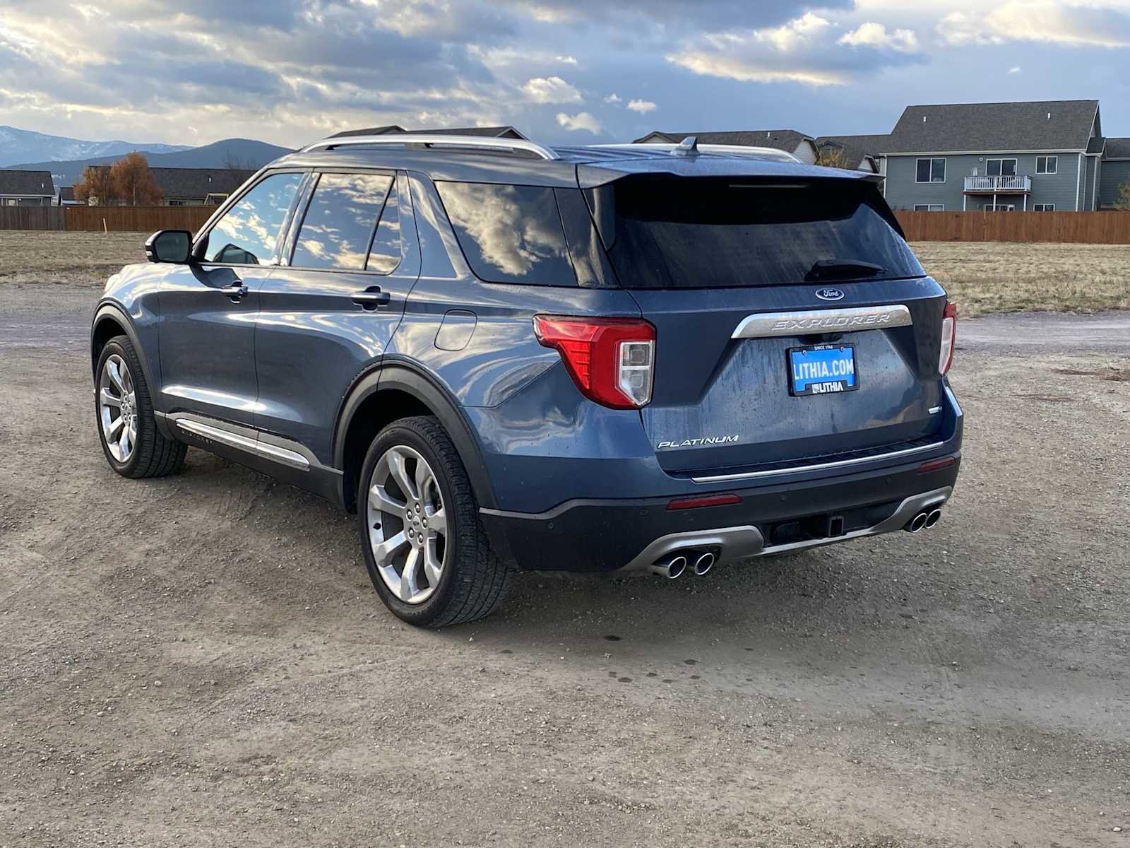 Used 2020 Ford Explorer Platinum w/ Premium Technology Package image 11