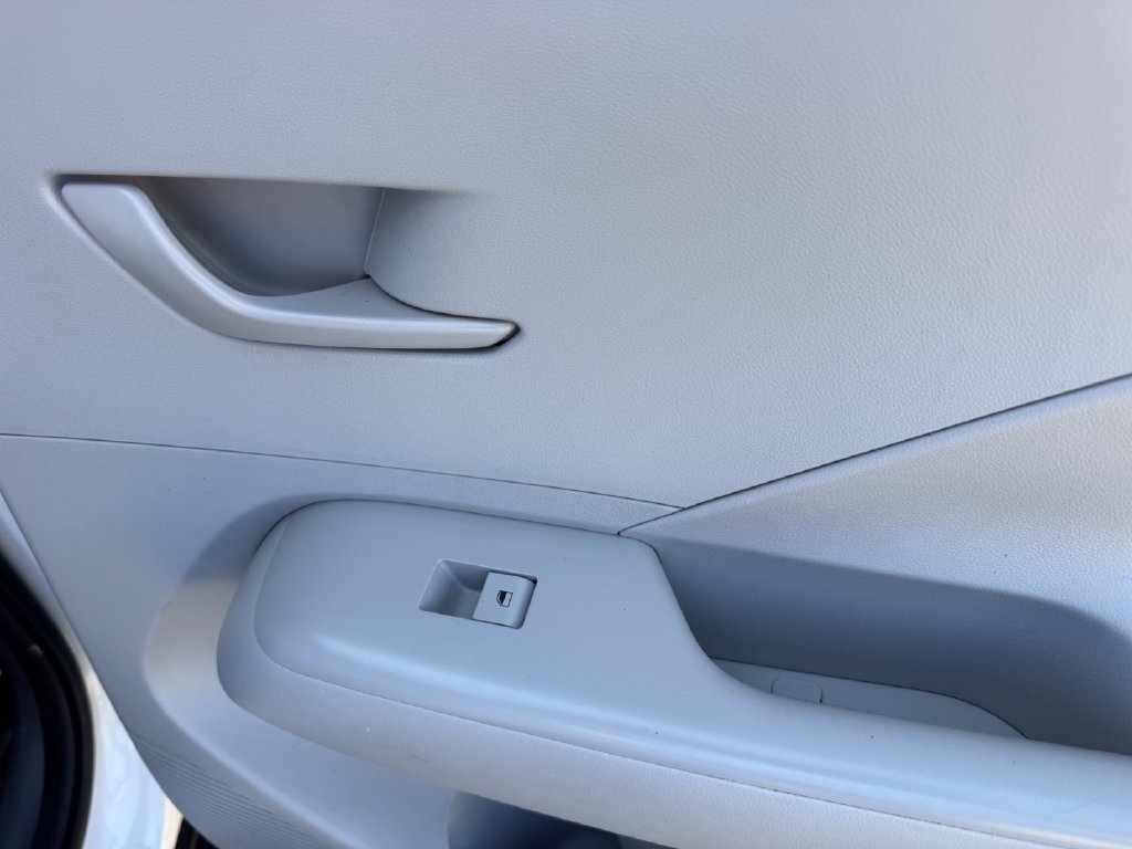 Certified 2025 Hyundai Kona SEL FWD image 15