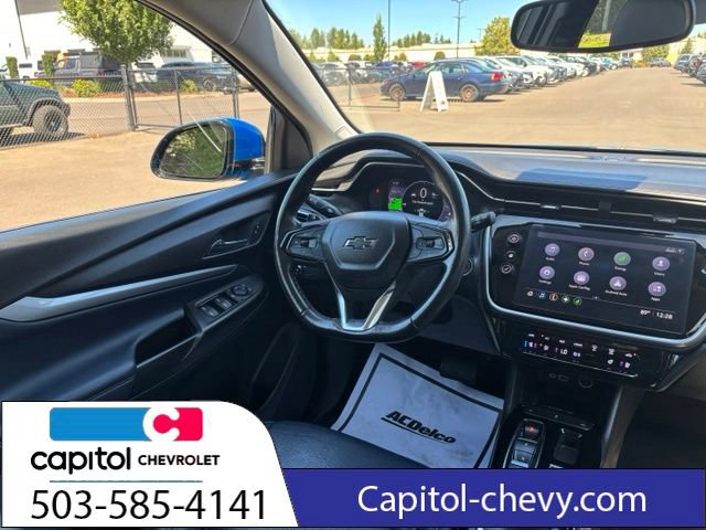 Used 2022 Chevrolet Bolt EUV LT w/ Convenience Package FWD image 14
