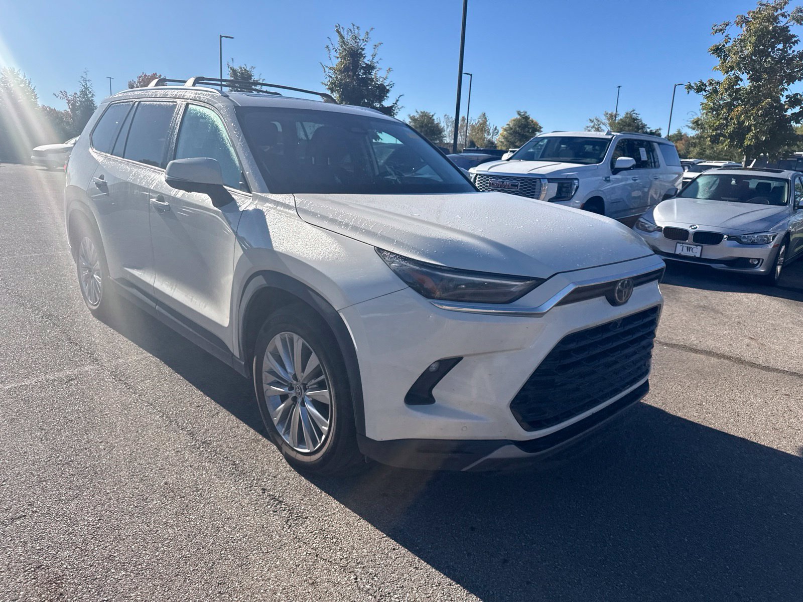 Used 2024 Toyota Grand Highlander AWD image 3
