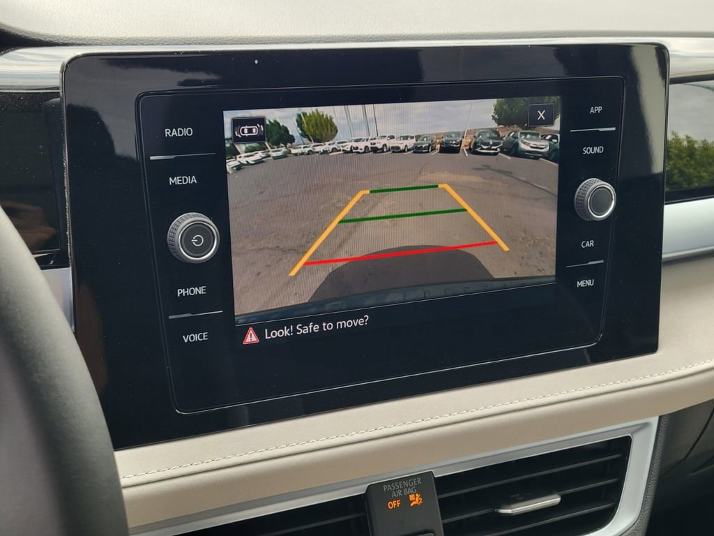 New 2025 Volkswagen Taos SE image 14