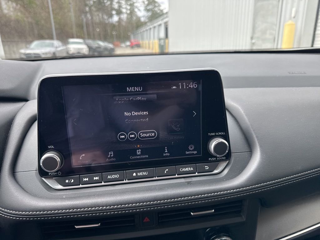 Used 2025 Nissan Rogue SV image 14