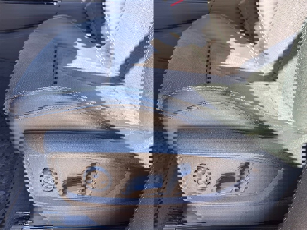 Used 2024 Audi SQ5 Premium image 28