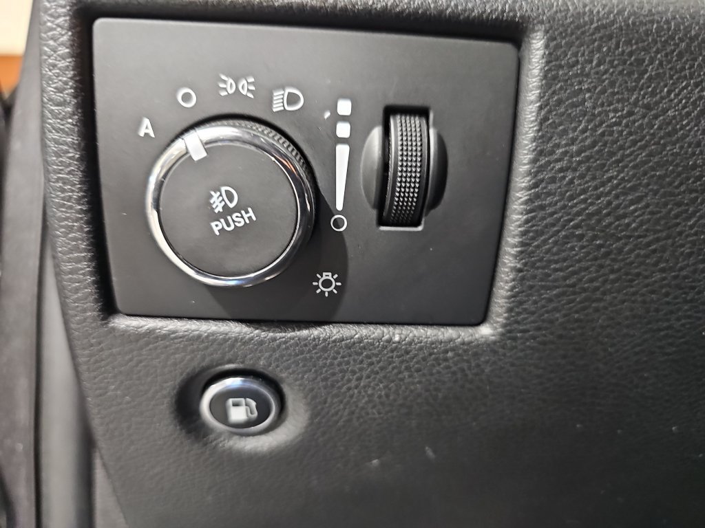 Used 2015 Jeep Grand Cherokee Summit w/ Platinum Series Group AWD/4WD image 28