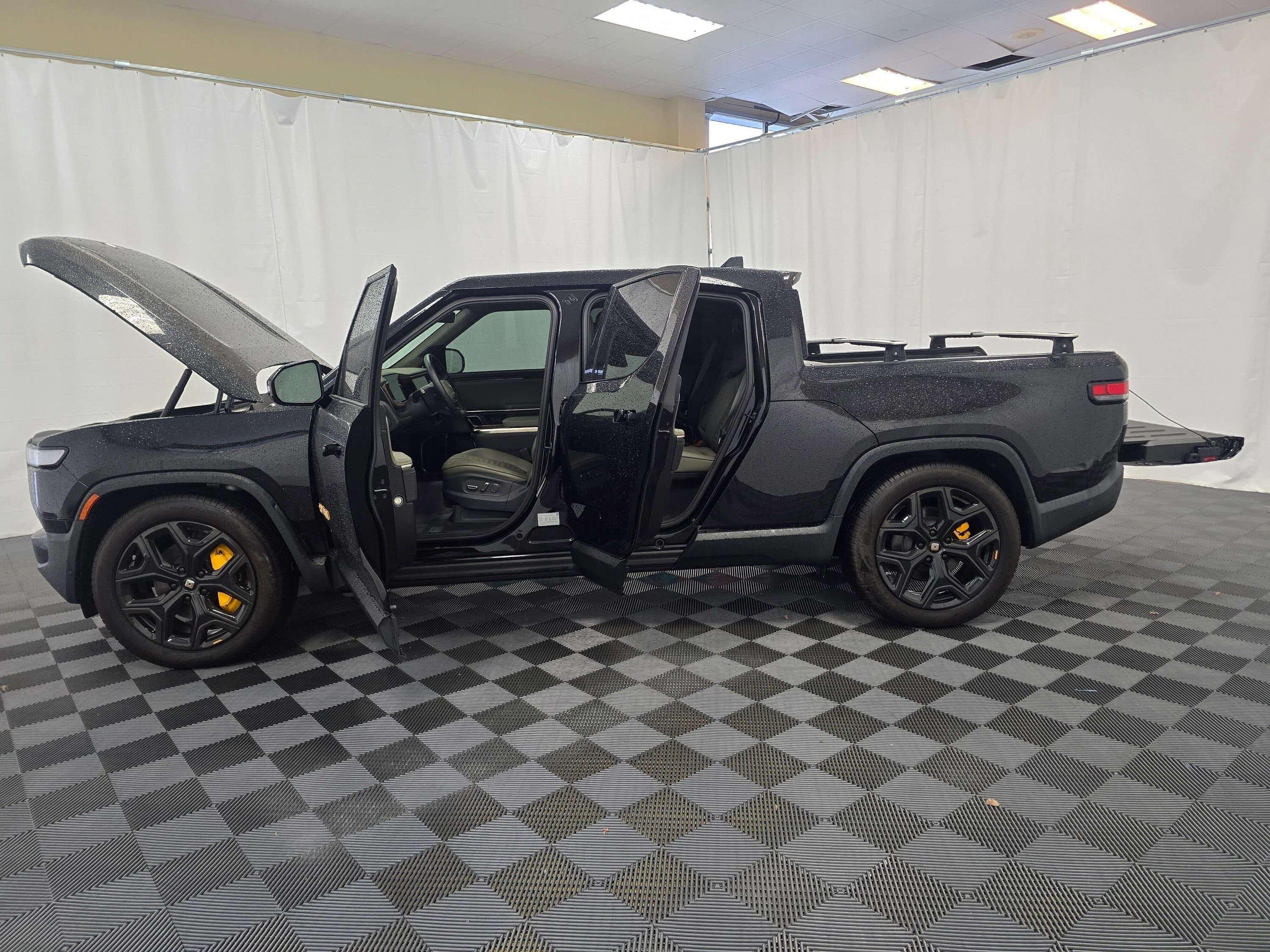 Used 2022 Rivian R1T Adventure AWD/4WD image 11