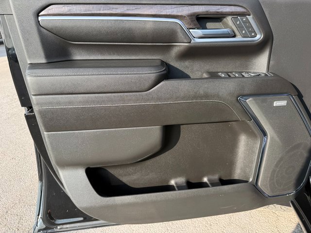 Used 2024 Chevrolet Silverado 2500 LTZ w/ LTZ Plus Package image 10